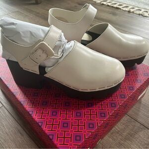 NIB TORY BURCH LEATHER LUG SOLE CLOG NEW IVORY SZ 8.5
